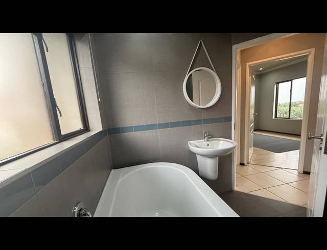 2 BEDROOM APARTMENT FOR SALE IN GLENVISTA